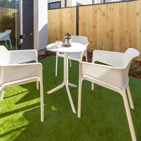 Central City Awaits 2 Bed 2 Bath With Carpark Christchurch Exterior photo