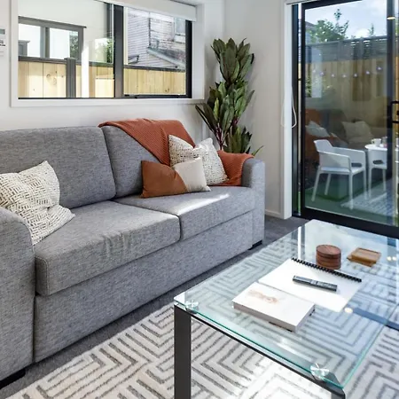 Central City Awaits 2 Bed 2 Bath With Carpark Christchurch Exterior photo