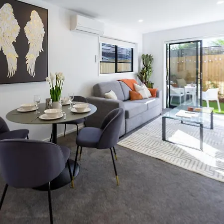 Central City Awaits 2 Bed 2 Bath With Carpark Christchurch Exterior photo